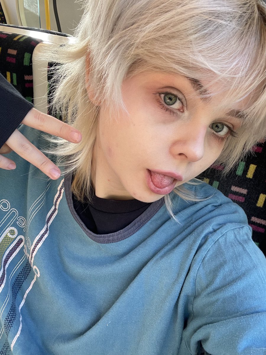 smidge 🐇🛸 tweet media