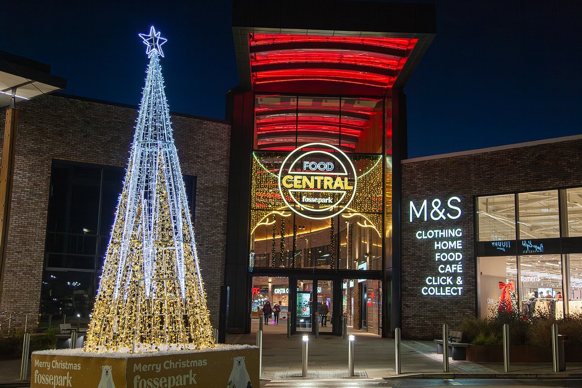 Think Fosse Park this Christmas 🎁

Plenty's happening before Christmas, including the chance to win mystery prizes from our festive lockers! 🤑

Learn more 👉 fossepark.co.uk/whats-on/chris…