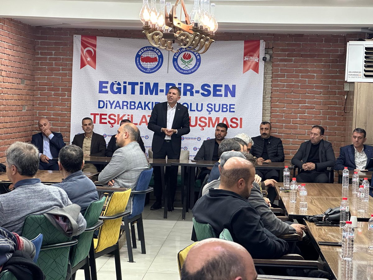 Şube yönetim kurulumuz ile birlikte Yenişehir ve Bağlar ilçe teşkilatlarımızın öncü kadrolarıyla bir araya geldik. Birlikte yürüttüğümüz çalışmaların geldiği noktayı değerlendirdik, yeni döneme ilişkin hedeflerimizi ve yol haritamızı istişare ettik.⤵️⤵️