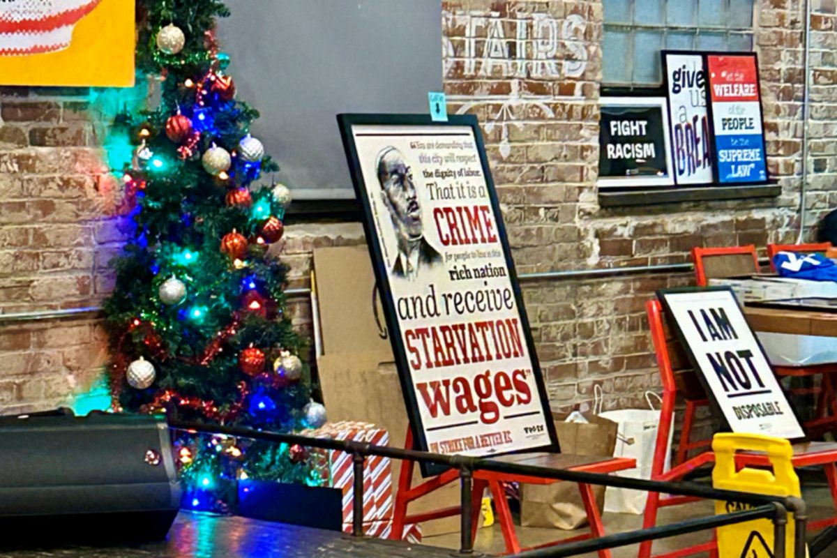 I don't consider it the holiday season until the parties start. What a great night!

Merry Christmas to St. Louis firefighters and the Missouri Worker's Center! 🎄 (And thanks for the hoodie.)