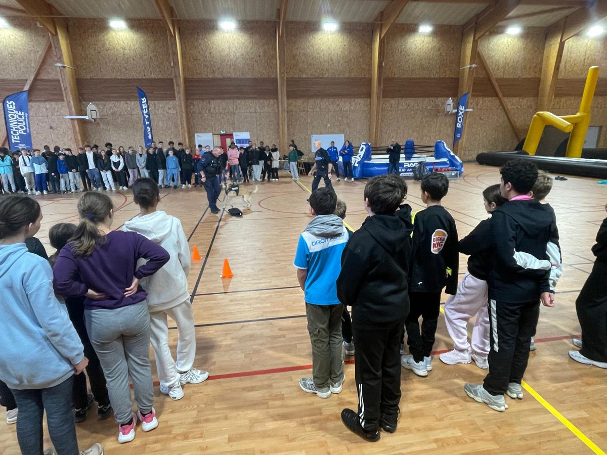 Les 5C du clg <a href="/LaFayette036/">Collège La Fayette - Châteauroux</a> <a href="/ac_orleanstours/">Académie d'Orléans-Tours</a> participent au #Raidaventure !
Au programme : Tir laser, secourisme, découverte métiers, ...
Merci <a href="/RaidAventureRAO/">Raid Aventure Organisation</a> <a href="/Prefet36/">Préfet de l'Indre</a> <a href="/PoliceNat_36/">Police Nationale 36</a> <a href="/GilAverous/">Gil Avérous</a>  à la police municipale <a href="/Chateauroux36/">Châteauroux Métropole</a> et Edouard Malis pour cette initiative !