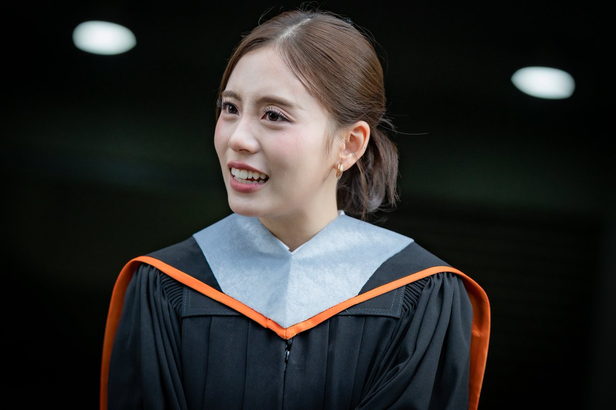 Cantona109's tweet photo. FOND GRAD LAEW    
#GygeeFondGraduationShower 
#FONDnatticha https://t.co/6FkEYrdaju
