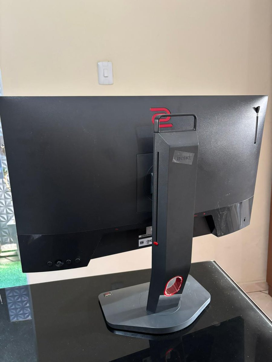🚨 Vendo Monitor BenQ ZOWIE XL2566K - 360hz

10 meses de uso, com garantia 
Dm aberta p/ mais infos

rt = <3