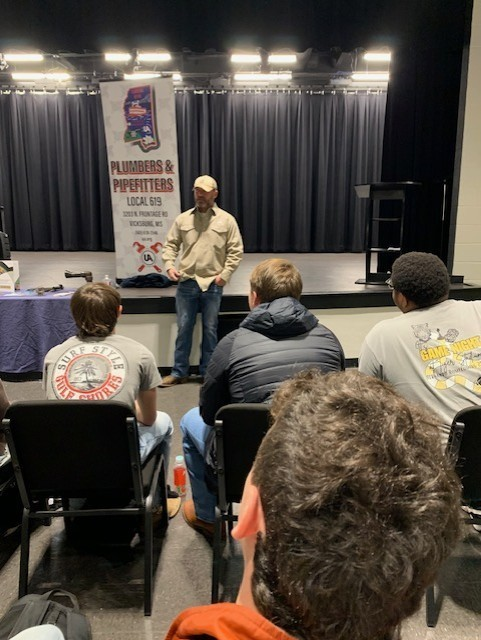 DCS_Workforce's tweet photo. HHS hosted a high-impact Lunch and Learn , drawing 20 students eager to explore career pathways in the skilled trades. We extend our appreciation to Chris Mathis, Training Director for the United Association of Journeymen and Apprentices of Plumbing and Pipefitting. #teamdcs https://t.co/Nsu1U39h2O