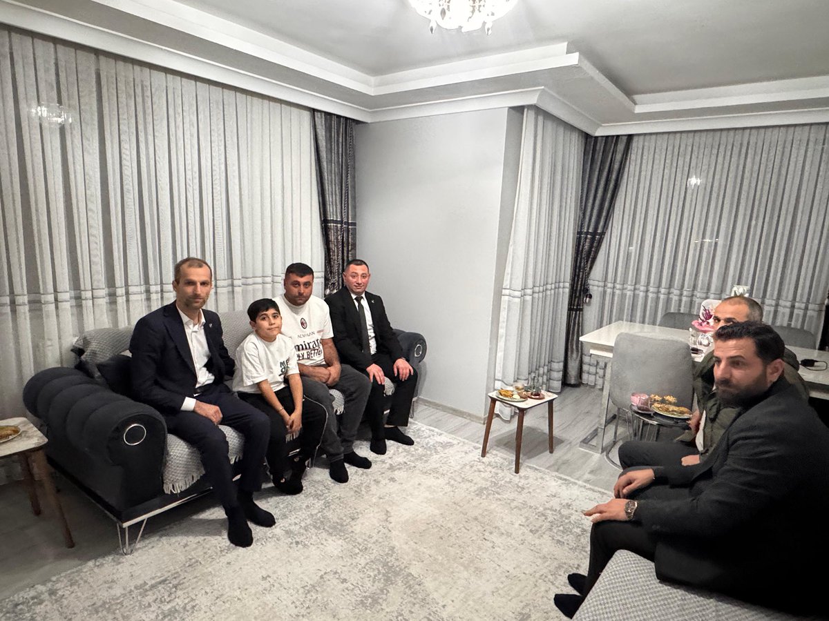 Abdurrahman Gazi Mahallesi komşularınızdan Cüneyt Doğan’ın kıymetli evladı,DMD kas hastası Ali Doğan’ı ziyaret ettik.
Bu vesileyle Ali evladımıza tüm hastalarımıza acil şifalar diliyorum.

<a href="/nuriozatatr/">Nuri ÖZATA</a> 
<a href="/rprefahpartisi/">Yeniden Refah Partisi</a>