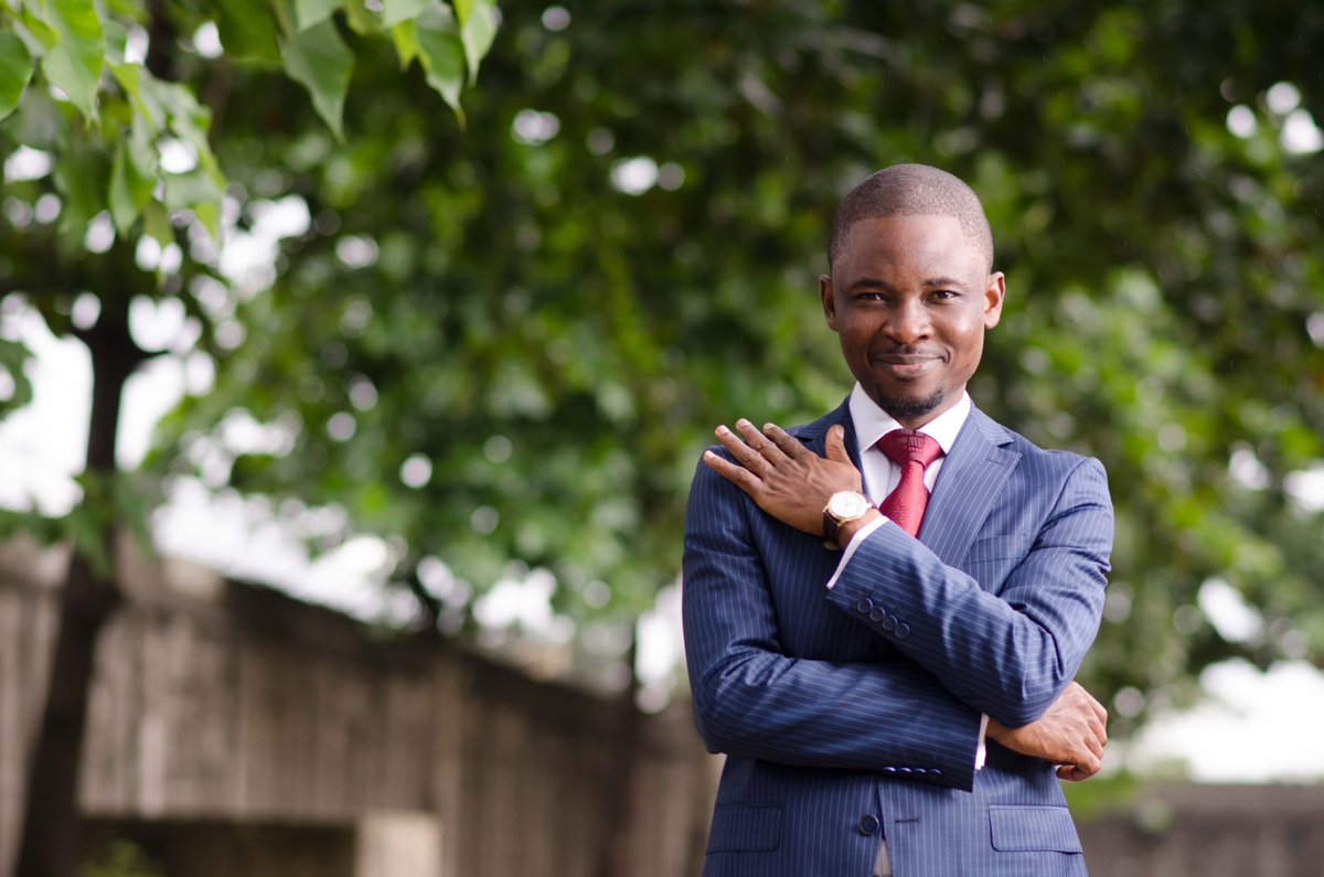 Omojuwa's tweet photo. This year cannot end without me acknowledging a group of people who have been dedicated to me for the past decade. Happy 10th Year Anniversary. People thank their friends and supporters, I find that cliche. If you don't thank those, who will you thank? I know who. 

This is for the Class of 2015.

Without discounting those before them. Since 2015, they have cursed and abused me without let and they stayed persistent. They did this without getting a single individual response from me yet they kept at it. Governments came and went, they've been here with me, never letting go, wherever I go.

The world may look at people like you as losers, especially seeing what I have done with your hate. However, I see you guys as winners. There is no me without you. My endless victories, my extraordinary run, they are yours too. I kept most away from you, to not make your lives harder than it already is. When I win, your lifework has renewed meaning. On that front, you can't say I haven't kept you busy. 

My prayer is that God keeps you alive, keeps you where you are and that I will always be the object of your passion and obsession. I haven't replied you all these years because I wanted to see if you'd give up on me. You never did, for that, you deserve this love note. 

I wish me the very best of 2026 and beyond. And you, more anger and energy to keep doing what you do best; being passionate about me. With this decade of commitment, you have earned the plaque, 'Died of hating Omojuwa' for when you are out of service. 

PS: There is a classic tweet, initially intended for the class of 2013, for you. One 2015 photo and some recent ones, for your obsessive pleasure.