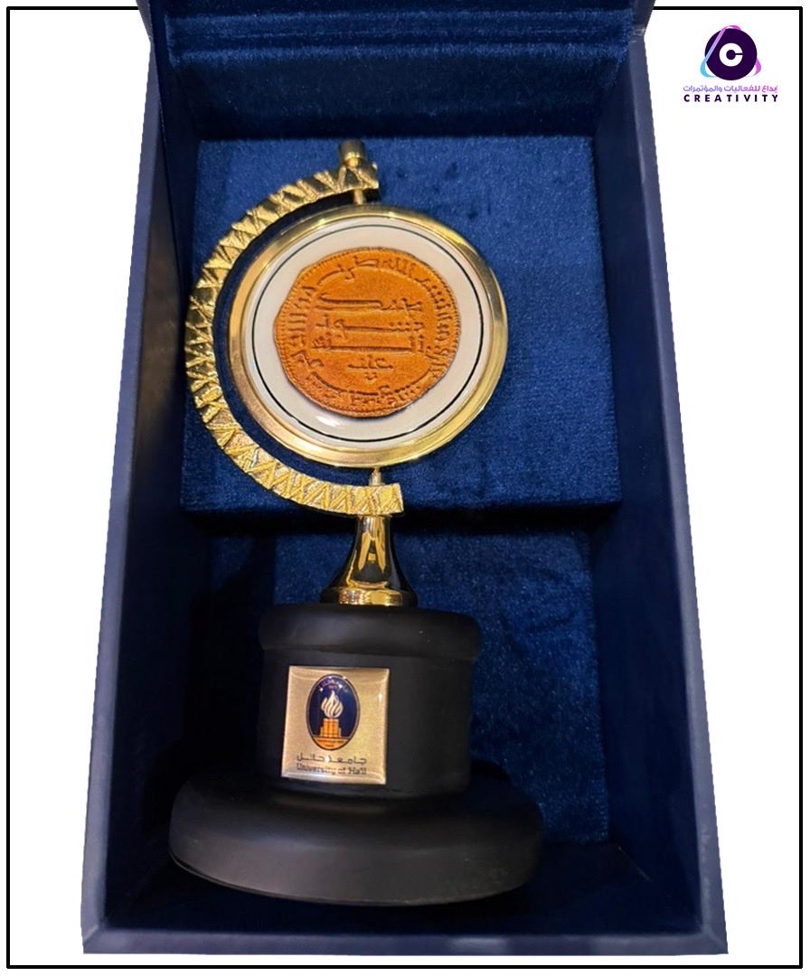 RaedAlghslan's tweet image. على شرف سمو الأميرة الهنوف بنت تركي الفرم 

تشرفت شركتنا @c_v_t_l  اليوم بتكريمٍ نعتز به في جامعة حائل نظير شراكتنا في مبادرة سموّها ((مبادة عطاء هنوف )) للتبرع بالدم لعام 2025.

كان لنا الشرف أن نكون جزءًا من مبادرةٍ تُعيد الحياة… وتزرع الأمل… وتُجسّد المعنى الأجمل للعطاء.…