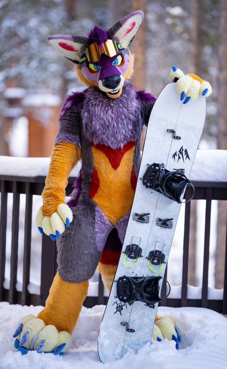 StellarAntares's tweet image. ‘Tis the Season 🏂🏔️