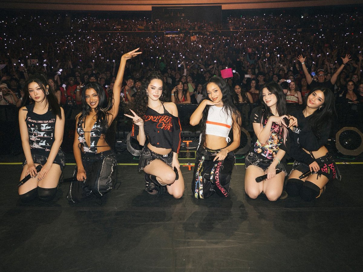 kpopconcerts's tweet image. [RECAP] BEAUTIFUL CHAOS TOUR: KATSEYE (@katseyeworld) Delivers a Gnarly Show in Phoenix

🔗: kpopconcerts.com/event-recaps/r…

#ConcertRecap #KATSEYE #BeautifulChaos #kpopconcerts