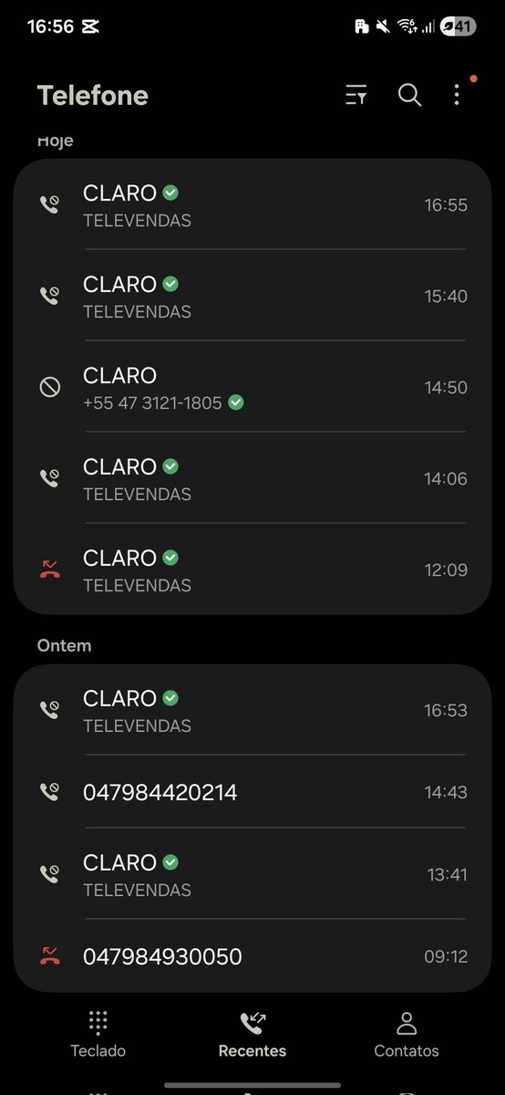 dborarosario's tweet photo. meu deus eu odeio a @ClaroBrasil 
nunca fui cliente e nunca serei, que operadora insuportável!!! https://t.co/Dafy5aFXXv