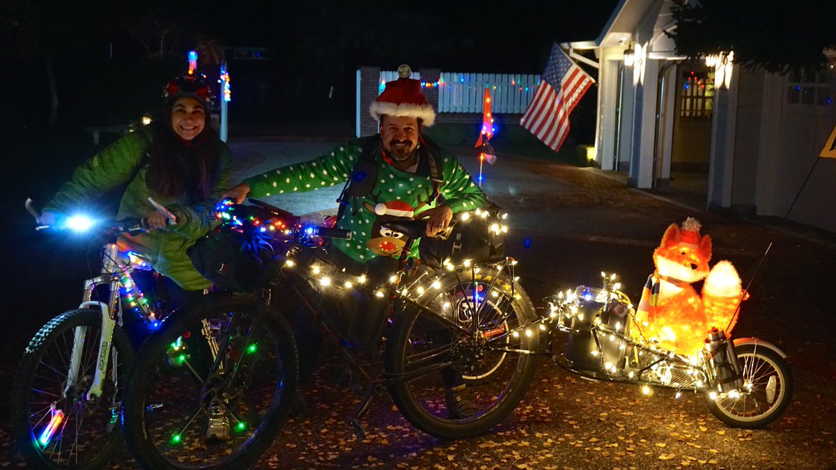 VisitNovato's tweet image. Bring on the holiday cheer, Novato! ✨🚲 Join Bicycle Brüstop for their 10th Annual Tour de Lights on Dec 13 at 830 Grant Ave. Come at 4pm for a “snow” flurry + bike decorating, then roll out around 6pm to tour Novato’s best light displays.
#VisitNovato visitnovato.com/event/bicycle-…