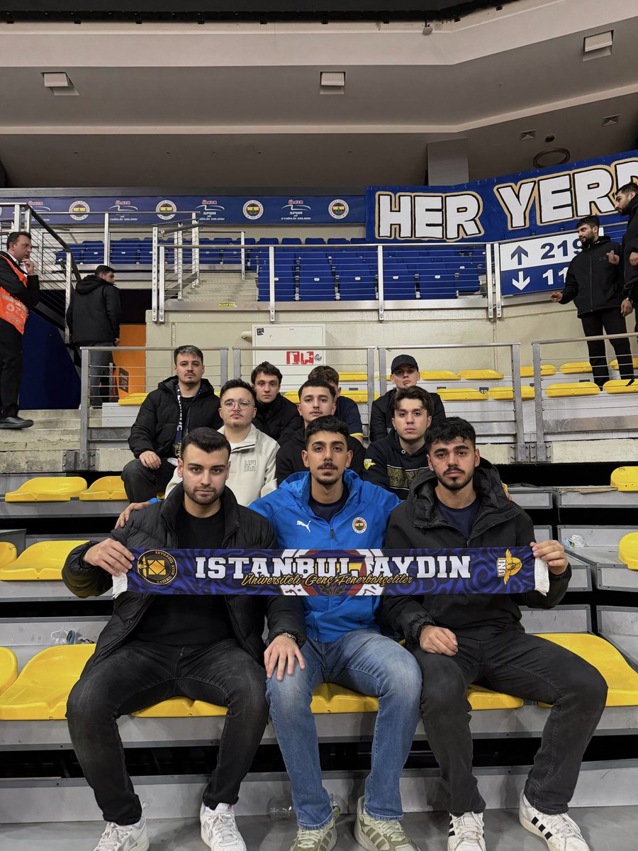 FENERBAHÇE Kadın Basketbol Takımımızın venezia ile olan karşılaşmasında yalnız bırakmadık.