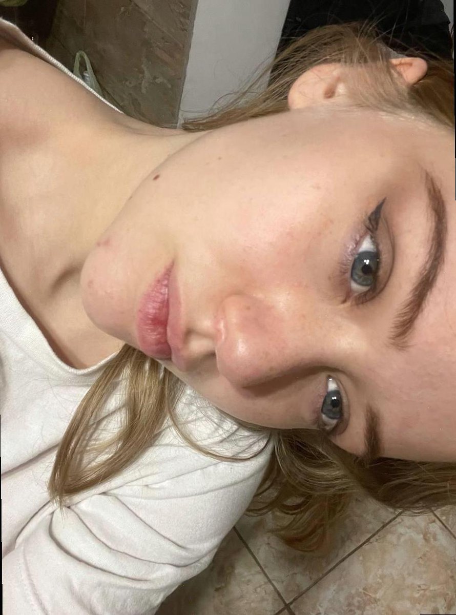 Honor5ia0's tweet photo. dancing in pajamas like it's a music video audition ✨ https://t.co/1MzEO2QFFK