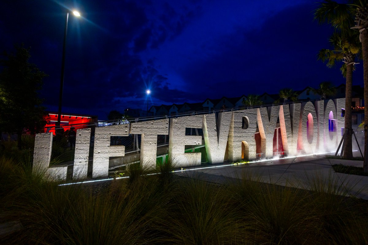 LEVSparkjax's tweet photo. SUNDAY FUNDAY DATE CHANGE! This month’s Sunday Funday Market is taking on a holiday twist as part of LaVilla in Lights ✨ Instead of its usual Sunday spot, the market will be held on Saturday, December 20, during the park’s year-end celebration. @floridafishpepperco will host a special lineup of local vendors that brings extra warmth and creativity to the evening.

If this market is part of your monthly routine, be sure to save the updated Saturday date so you can be part of the LaVilla in Lights festivities!

📅 Saturday, December 20 | 4:00–9:00 PM
📍 Lift Ev’ry Voice and Sing Park, 120 Lee St, Jacksonville, FL 32202
🆓 Free and open to ev'ryone! Register here: https://t.co/bpTTw087jZ