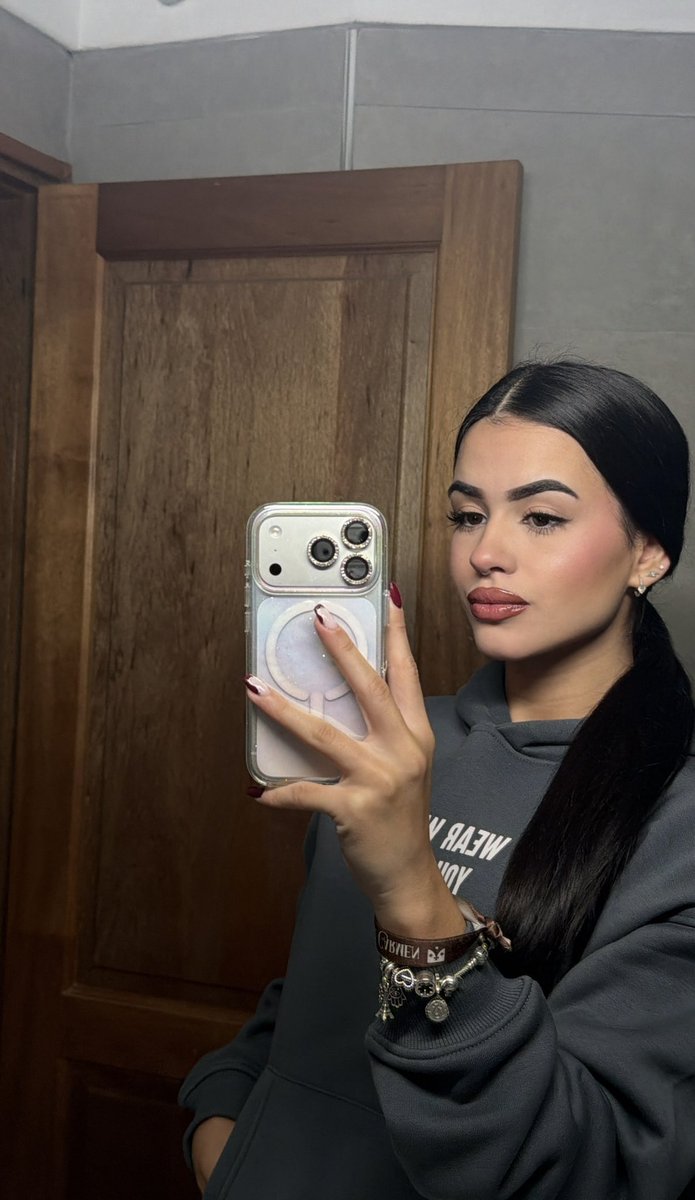 que guapa va una siempre al trabajo 😗