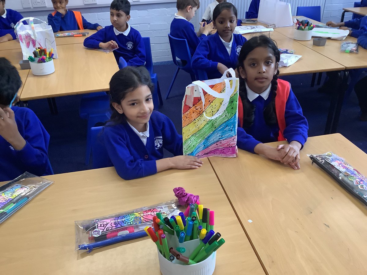 MonaAbd39195307's tweet photo. Year 4 have been busy creating prototypes of their tote bags to explore any challenges they might face when making the final tote bags. The children have showed determination and team work throughout the process. @HazelSchool @MrsTonksHCPS1 https://t.co/eZs3RNbITN