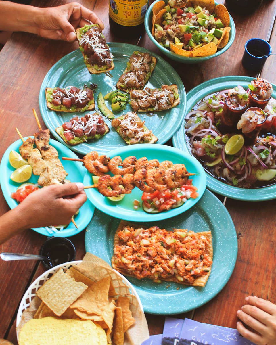 When in #Bacalar, make sure to try fresh seafood! 🐟⁣
⁣
If you're not sure what dish to order, you can always ask the waiter for their daily recommendation, they're the experts! 😋⁣
⁣⁣
IG: bacalife_
⁣⁣⁣
#MexicanCaribbean ⁣⁣⁣⁣#TheSignatureParadise