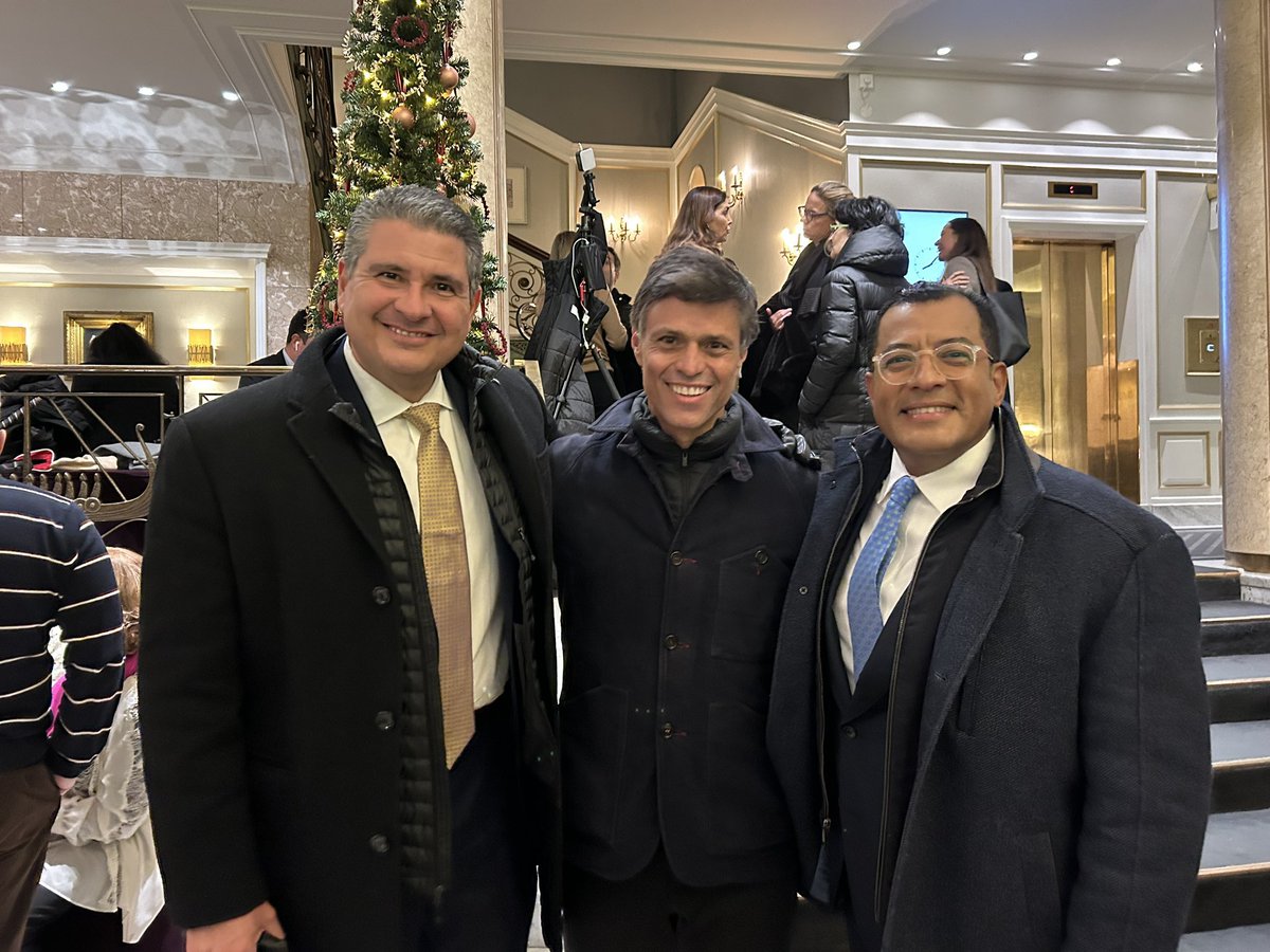 Nos complace verlos juntos y nos recuerda el valor y la fuerza que nos da trabajar en colaboración con quienes comparten los mismos ideales de ver su país en #Libertad Viva Venezuela Libre!! Viva Nicaragua Libre!!