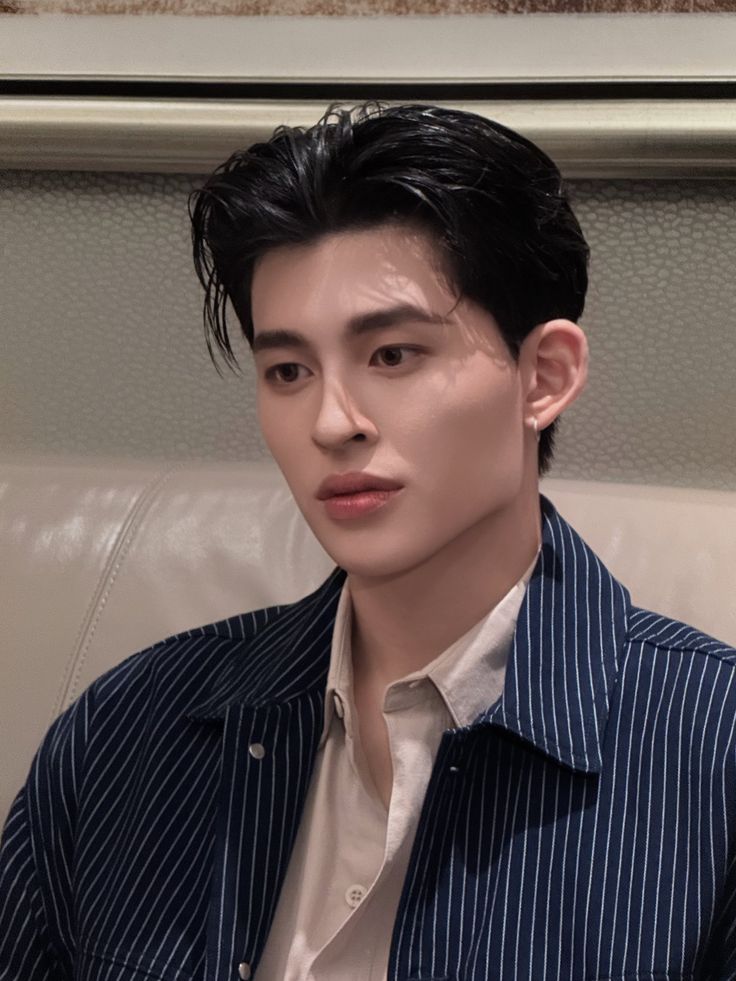 ourmyailyacom's tweet photo. —what if #PondPhuwin #pondphuwinau 

/Ketika pak nara mulai mempublish anaknya yang selama ini di sembunyikan kepada media manapun.

From au — Married Lies https://t.co/0bfpz1wobL