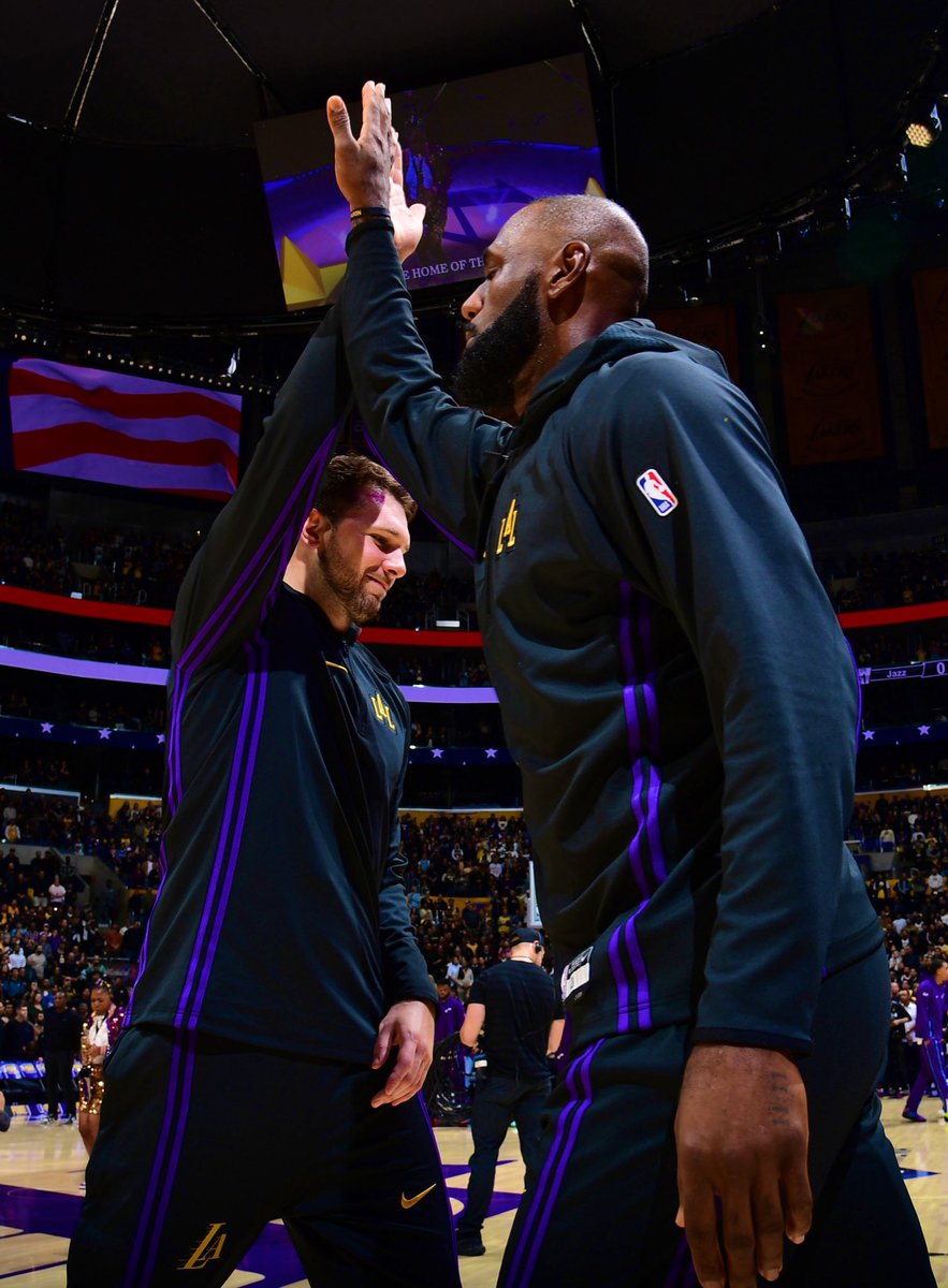 LakeShowYo tweet media