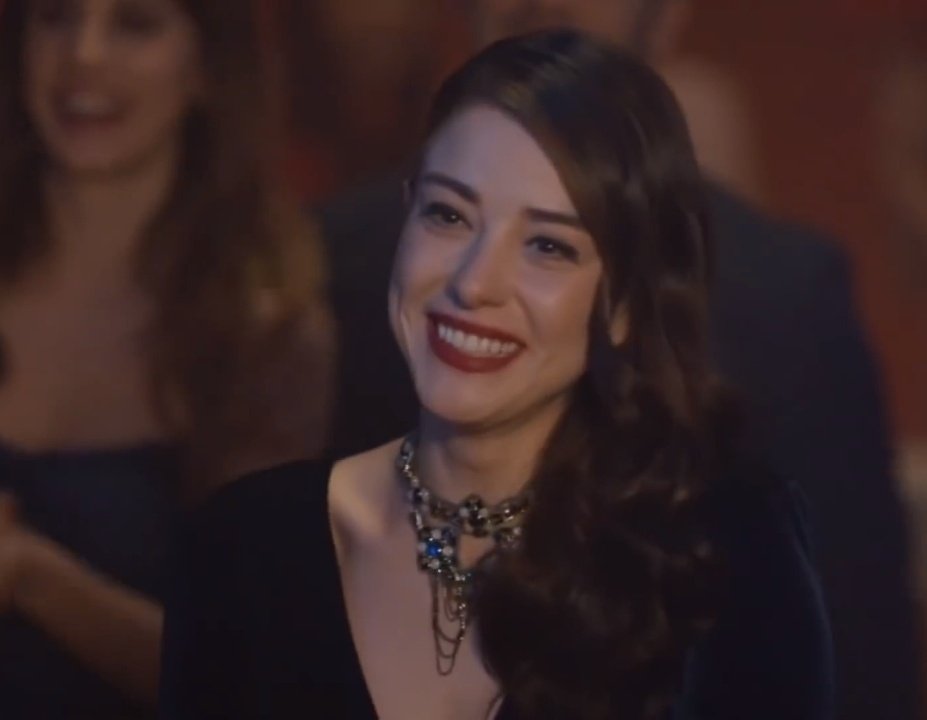 büyümüşsün öykü acar görünümlü özge gürel