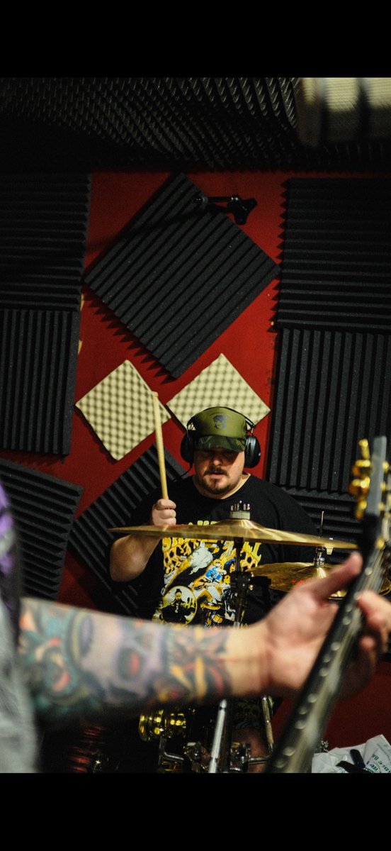 Twitching Tongues tweet media