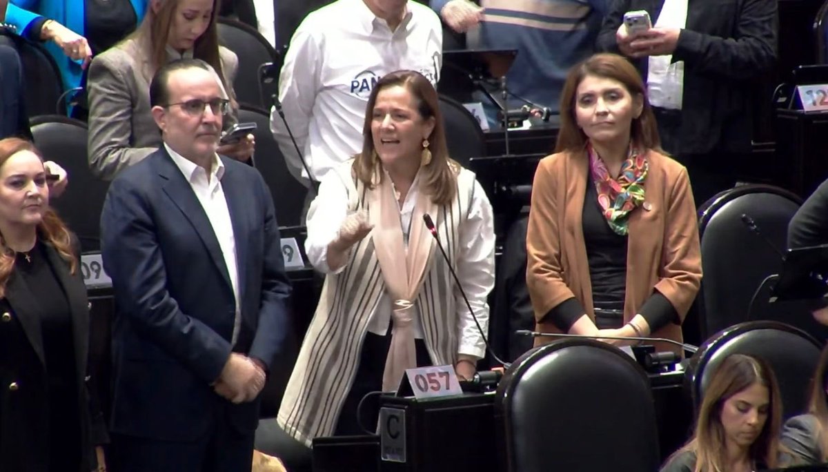 Desde la Cámara de Diputados felicitamos a la incansable luchadora de la democracia y de la libertad: María Corina Machado que recibió el #PremioNobelDeLaPaz a través de su hija Ana Corina Sosa quien en un conmovedor discurso nos devolvió la esperanza y nos invita a
