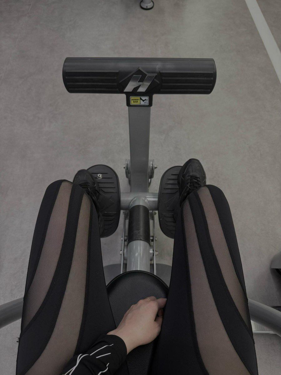 虽然我不是空姐 但是身为好利来的员工当然也要对自己的身材管理更加严格 我追求的是是皮肤紧致 玉润珠圆