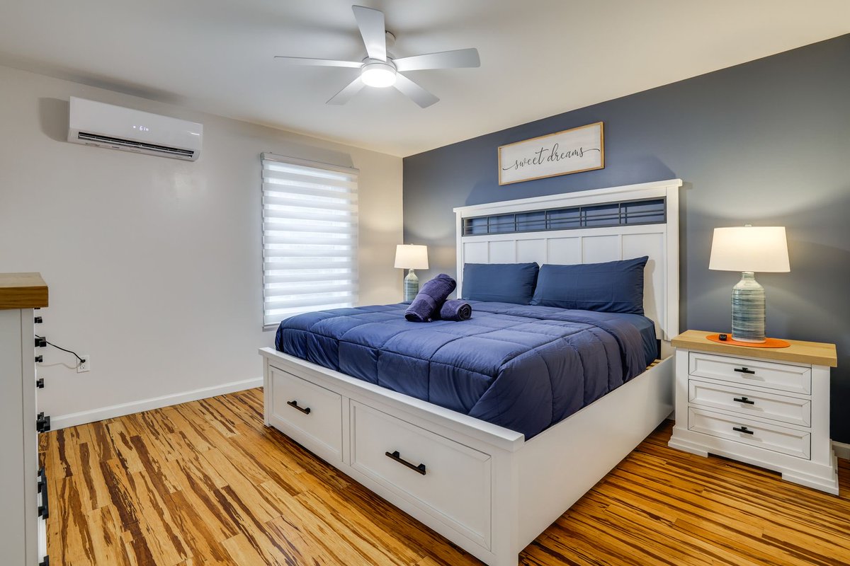 arrowhead349's tweet photo. Cozy interiors, clean lines, and all the space you need to unwind.

Welcome inside our Arrowhead Lake getaway in the Pocono, PA. Designed for comfort, calm, and memorable weekends.

Now booking 🏡✨

#airbnb #airbnbhost #vrbo #vacationrental
#travel #homedecor https://t.co/Akjv8B5Yaq