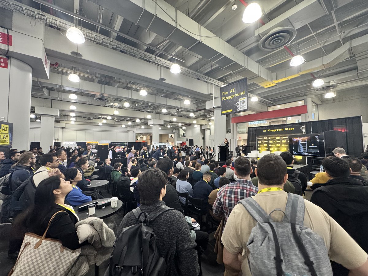 apollographql's tweet photo. Demos and great convos happening at #TheAISummit NY. Stop by!

#AIneedsAPIs #GraphQL #APIOrchestration #MCP https://t.co/YM39MqOk24