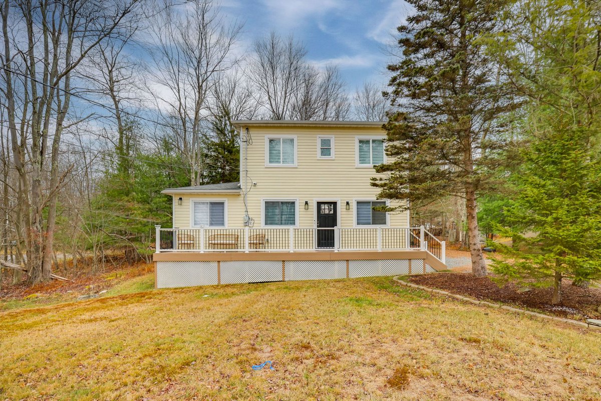 arrowhead349's tweet photo. We’re back on X!

Arrowhead Lake is looking beautiful this season — perfect for winter escapes, cozy weekends, and family time.

Stay tuned for updates, photos, and availability. ❄️🏡
#airbnb #poconos #weekendgetaway https://t.co/VFR2TBZTYx
