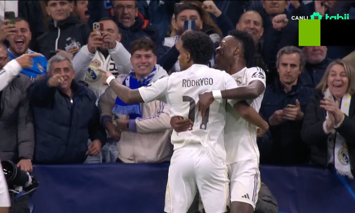 rodrygonün gol sevincinde karşıma çıkana bak mk. bu gs harbi her yerde