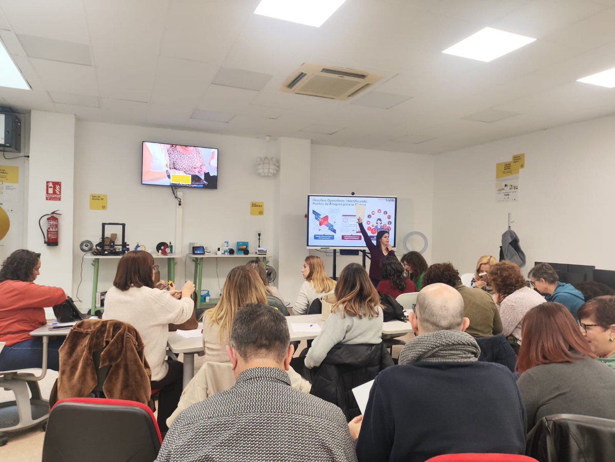 Hoy en la reunión de cierre del año: Una inyección de energía y donde hemos puesto sobre la mesa bloqueos operativos y sugerencias e ideas para superarlos. Estoy muy orgullosa de todos mis AIL porque somos un equipazo. Gracias por vuestro esfuerzo. <a href="/PuntosVuela/">Puntos Vuela</a> <a href="/consorciopv/">Consorcio Puntos Vuela</a>