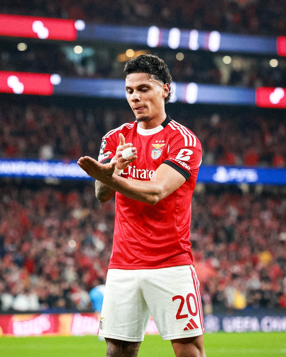 SLBenfica's tweet photo. 🇨🇴🕺

#SLBSSCN | #UCL https://t.co/ogK6eNceZY