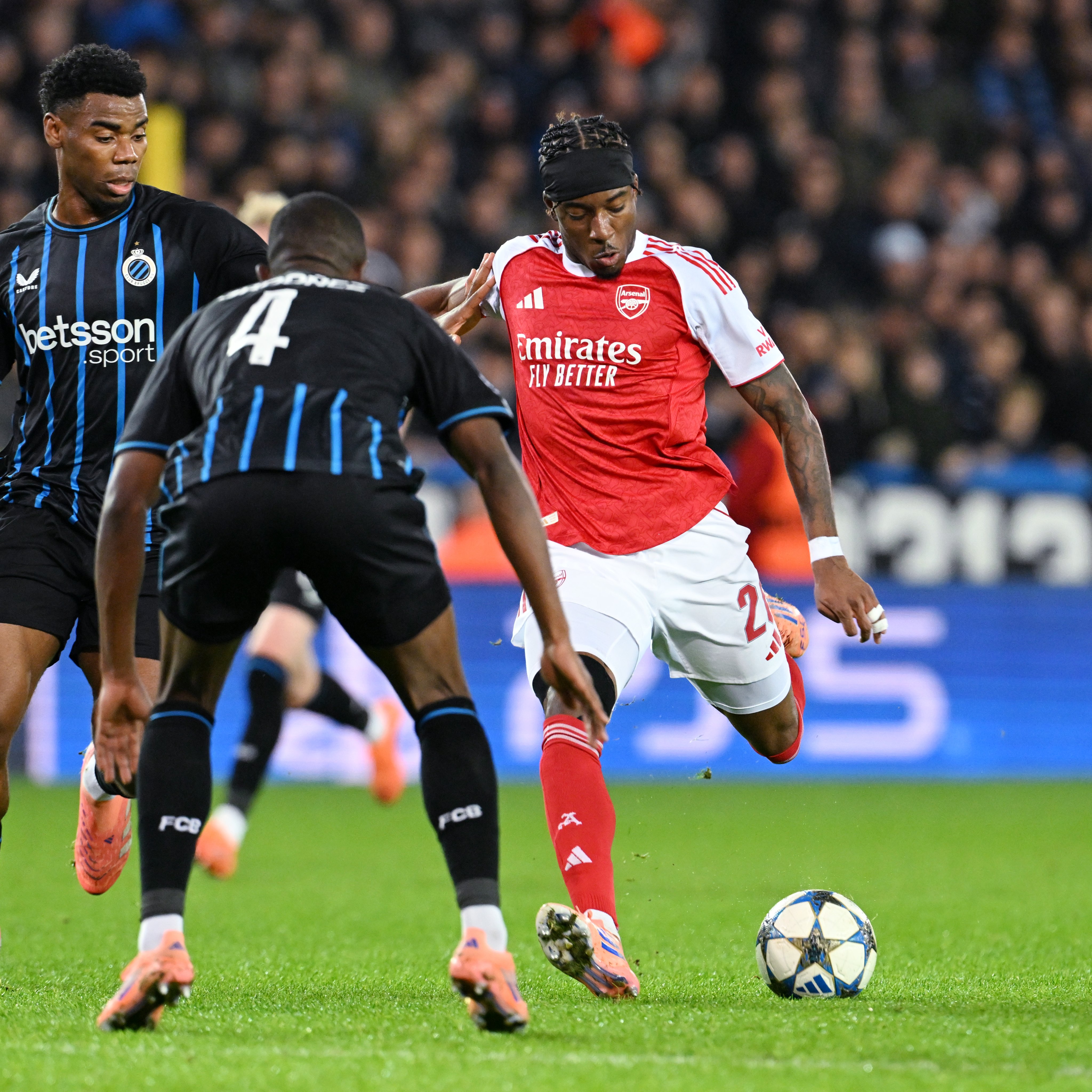 Noni Madueke scores for Arsenal against Club Brugge