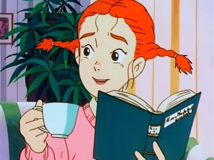 عزيزي صاحب الظل الطويل 

ها هو ديسمبر كعادته يقبل علينا محملًا بالكثير من الفواصل والتغيرات والأجواء الجميلة.

 عزيزي يبدو أن ديسمبر يخبرنا بلطف أن خواتيم الأشياء ليست بالنهاية وإنما هي إعلان لبدايات جديدة فمن شهر لآخر ومن خريف لـِ شتاء ومن عام  لسنة جديدة. ❤️