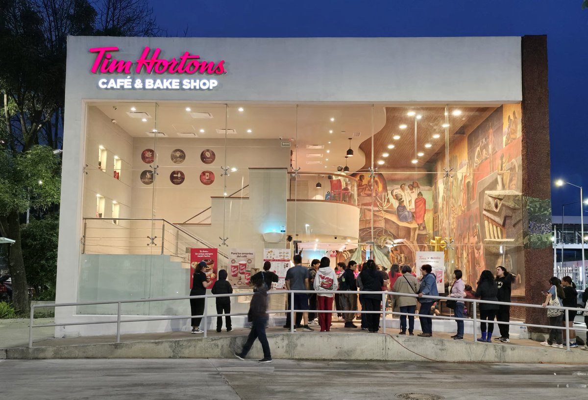 ¿Por qué nadie me avisó que los antiguos laboratorios CIBA de General Anaya ahora son un Tim Hortons y se pueden visitar los murales de José Chavez Morado? 

Fav si vamos.