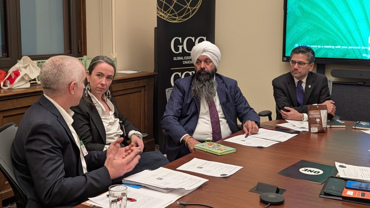 gcc_ccm's tweet photo. Et c'est ainsi que s'achève une nouvelle année du Caucus de la coopération mondiale ! 🌎

Merci à l’honorable Randeep Sarai et les parlementaires qui se sont joint.e.s à nous aujourd'hui. https://t.co/6gAcubmMrX