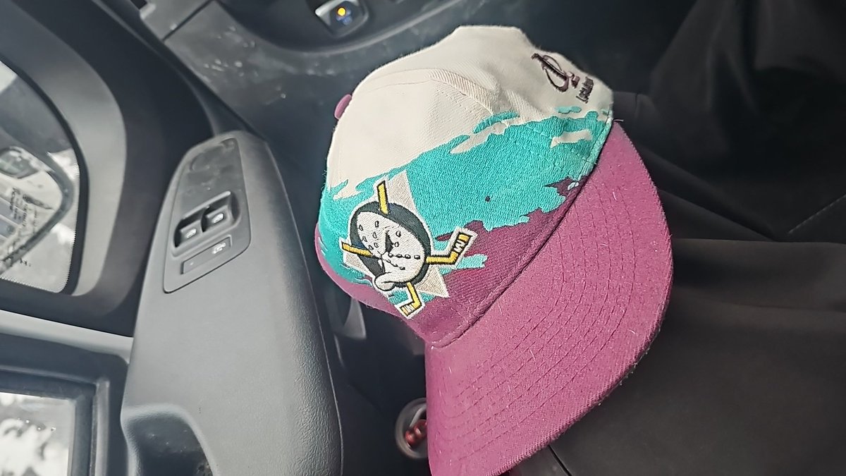 Noldenblunts's tweet image. I have to give mad props to my uncle cause dude had insane taste in hats, plus vintage lids are a tier above most lids you see today. #ballcap #hatforAtoZ