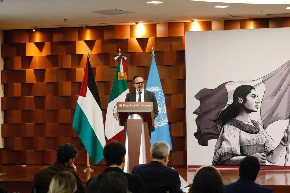 OCHOA_MX_UN's tweet photo. @SRE_mx conmemoramos Día Internacional de Solidaridad con el Pueblo Palestino🇵🇸.

🇲🇽 trabajará a favor de narrativas para contrarrestar la división y promover la aceptación como lo hizo durante la Conferencia @UN🇺🇳de la Solución de Dos Estados. 
Apoyamos una paz justa y duradera! https://t.co/skCnUa6x3F