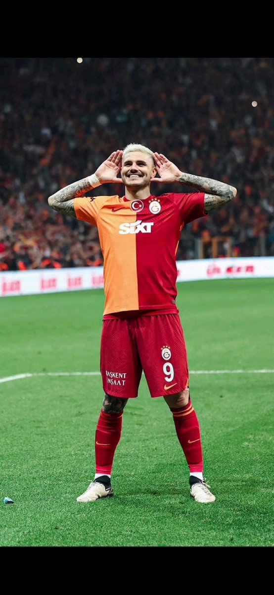 İcardi Okan Buruk denen şahsı defalarca ipten aldı tek başına 2 şampiyonluğu var bu takımda ama gel gör ki Abdullah Kavukçunun kankası takımın başında kalsın diye böyle bi aslanı hainsiniz oğlum hani Okan’ı savunan da haindir ses çıkartmayan fenolar hainsiniz