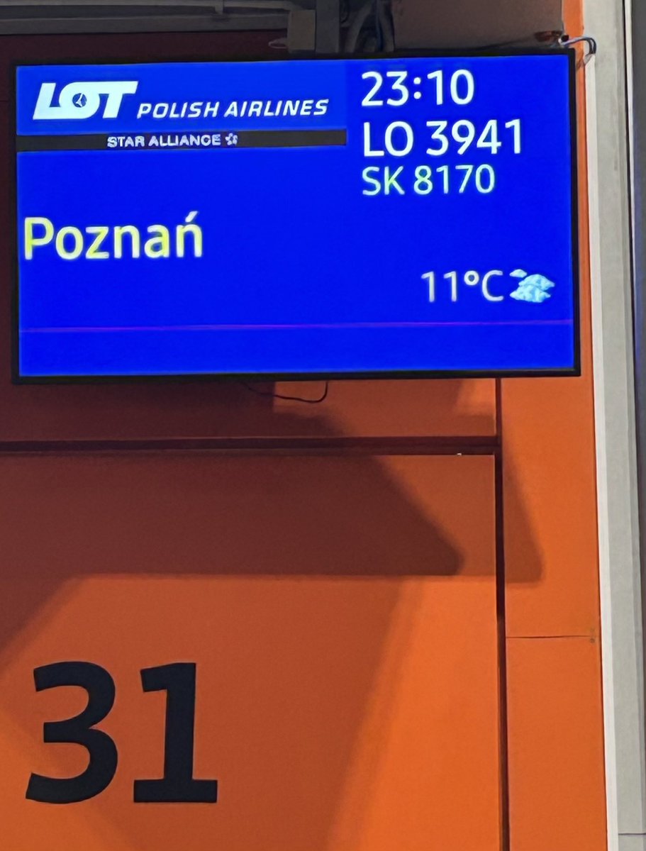 Damengedeck auf den Nacken von LOT Airline. Bardzo dziękuję.
#Mainzaaaaainternational #Mainz05 #Mainz <a href="/1FSVMainz05/">1. FSV Mainz 05</a>