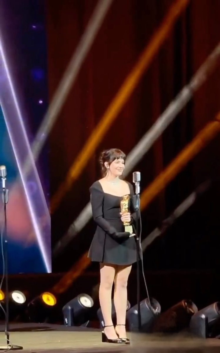 _z_ah_ra's tweet image. Yıldızlarım 

#MinMer 
#MertYazıcıoğlu  #MinaDemirtaş 
★・・・・・・・・・・・・★

𝑴𝒊𝒏                                                 𝑴𝒆𝒓