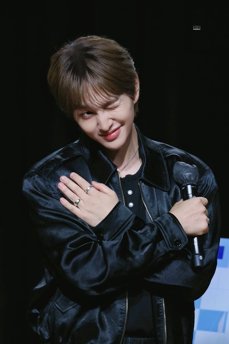 온유 #ONEW #オニュ@SHINee @ONEW_GRIFFIN