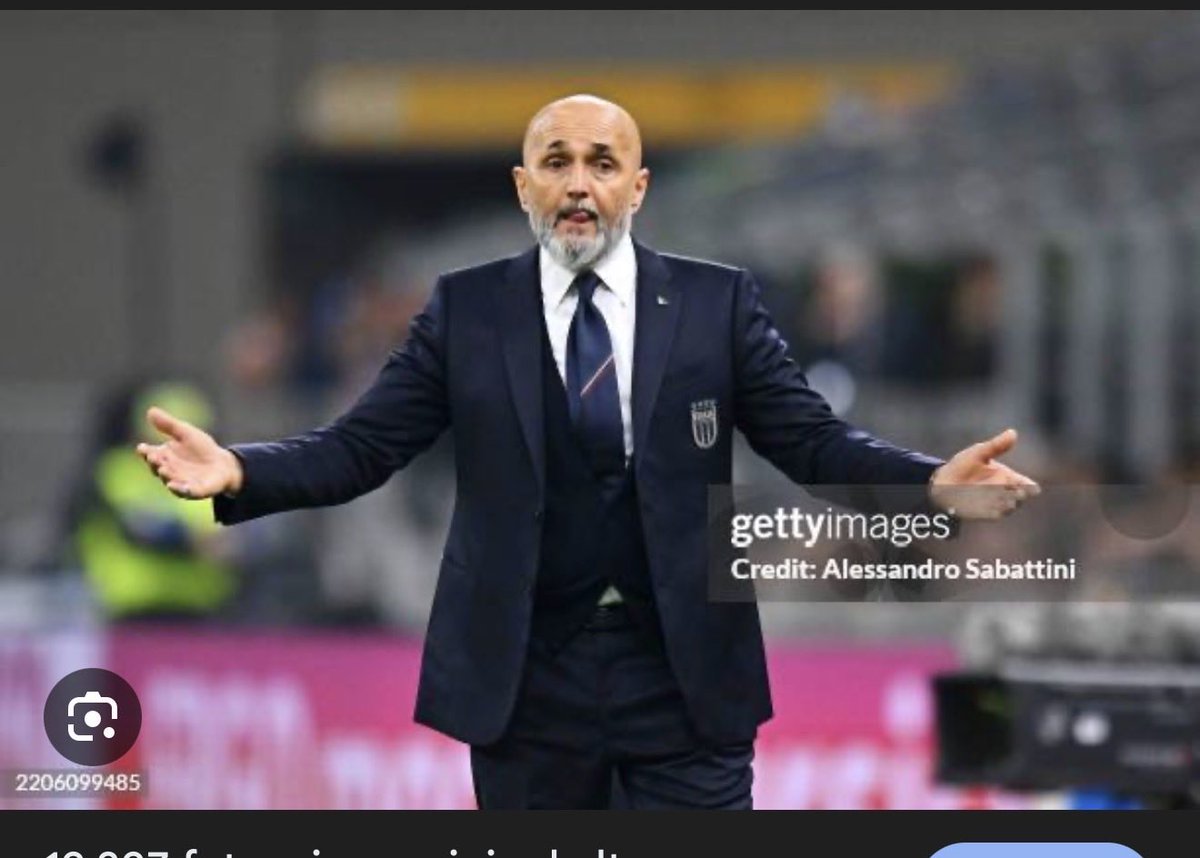 cosimo3_7's tweet image. Neanche nei suoi  peggiori incubi avrebbe immaginato di ritrovarsi ad allenare una squadra così oscena.