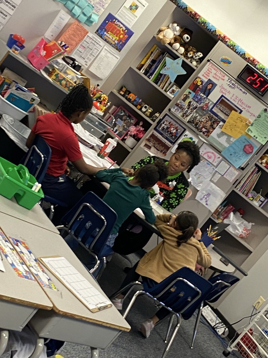 Jessica Alvear tweet media