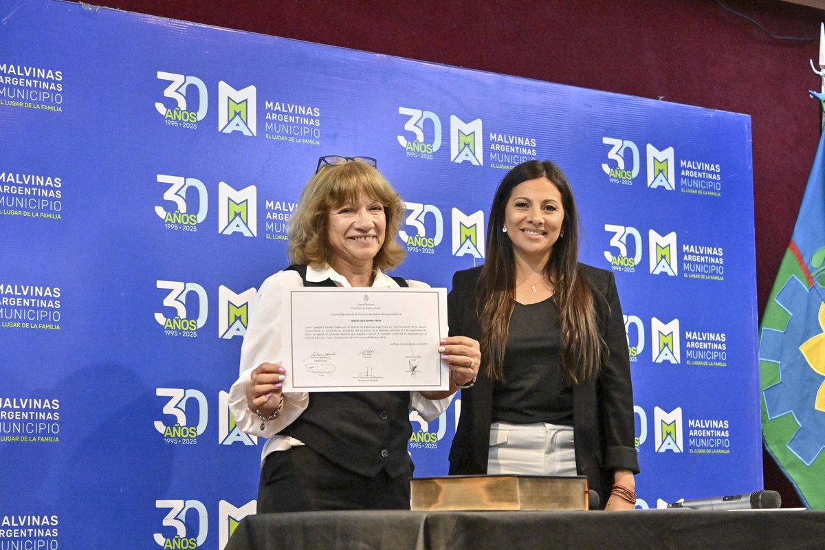 Nardini_Leo's tweet photo. Acompañamos la jura de las y los nuevos Consejeros Escolares de Malvinas Argentinas, reafirmando nuestro compromiso con una educación pública que siga cerca de cada barrio y de cada familia 🏫📚.

Felicito a quienes asumen esta gran responsabilidad y agradezco de corazón a los consejeros salientes por su compromiso y el trabajo que realizaron para fortalecer nuestras escuelas 👏.

Sigamos construyendo más oportunidades para que cada estudiante de Malvinas pueda proyectar su futuro con igualdad y esperanza.