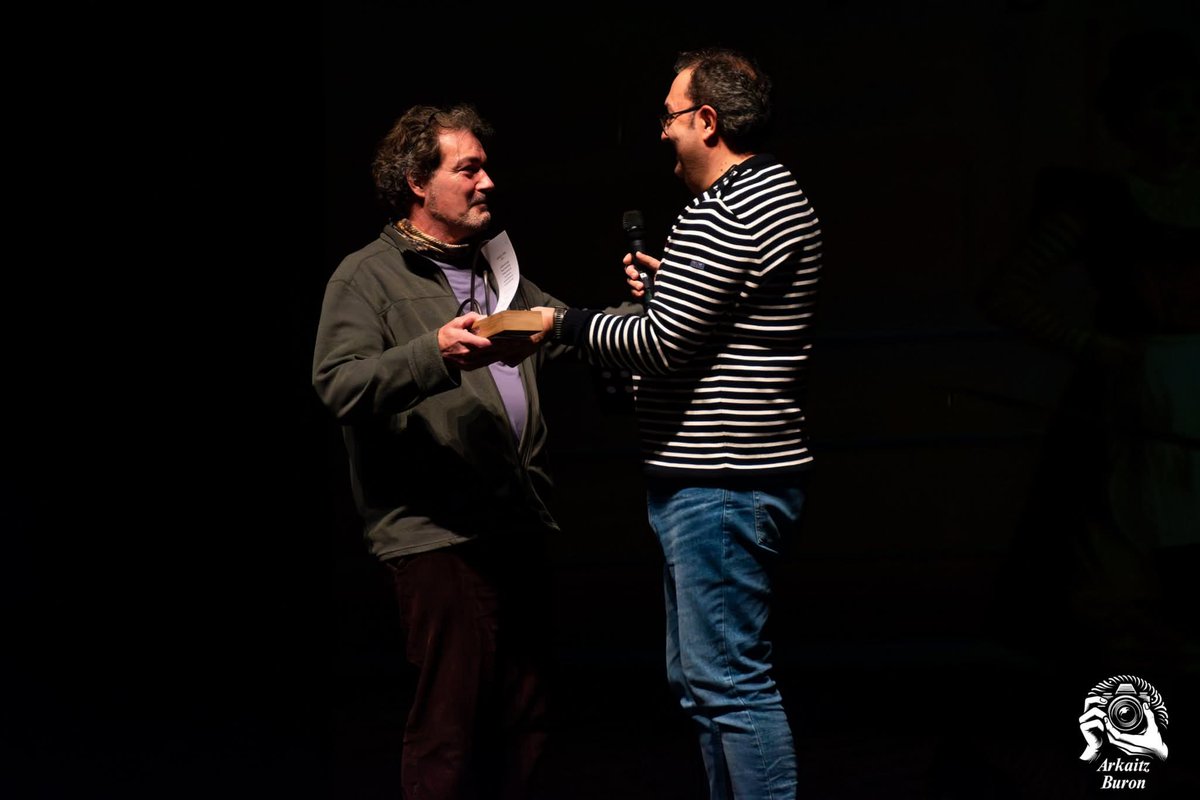 Euskararen egunean 2025eko Sasiburu saria banatu genuen.

Aurtengo sariduna Aitor Gorostiza euskaltzale eta kulturzale barakaldarra izan da! Zorionak eta eskerrik asko zure lanagatik!

Argazkiak: Arkaitz Buron  

#Euskara #SasiburuSaria #BarakaldoEuskaraz #Barakaldo