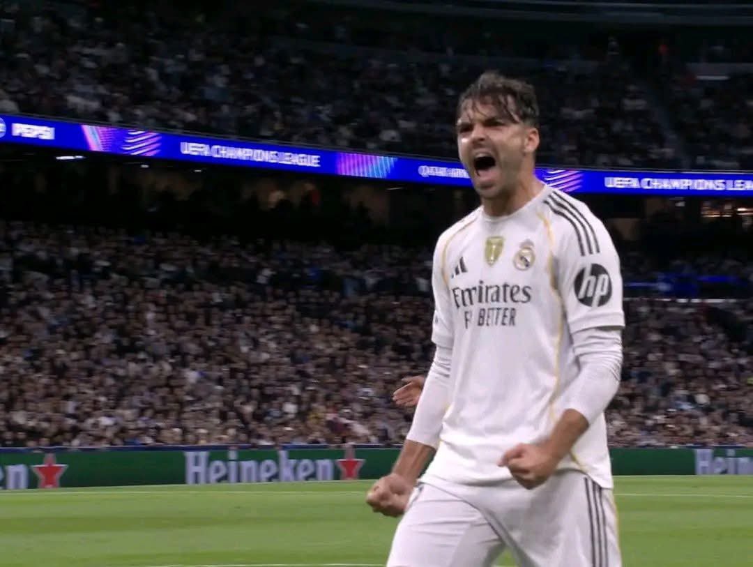 غرينتا للبيع مع اللاعب

اسينسيو احتفل دقيقه مع الجمهور بعد ما افتك الكرة وطلعها برا ، بعدها السيتي سجل التعادل من الركنية.