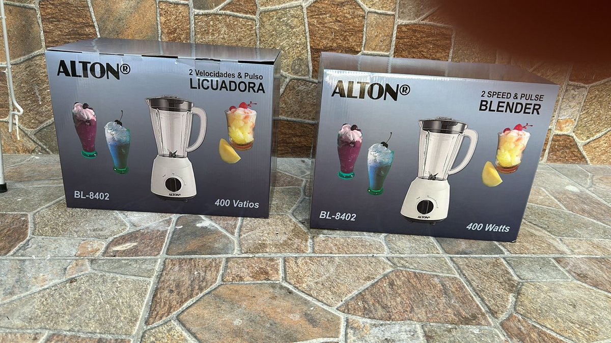 PedritoExtranja's tweet image. Este sábado, en La 8, tenemos:
Bingo comunitario: cocina, licuadoras, bicicleta.
Entregamos 200 canastas navideñas y 500 juguetes
Hay olla popular y peloteo.
Una fiesta de la Comuna de Barrios de Guayaquil 
¡Seguimos luchando!